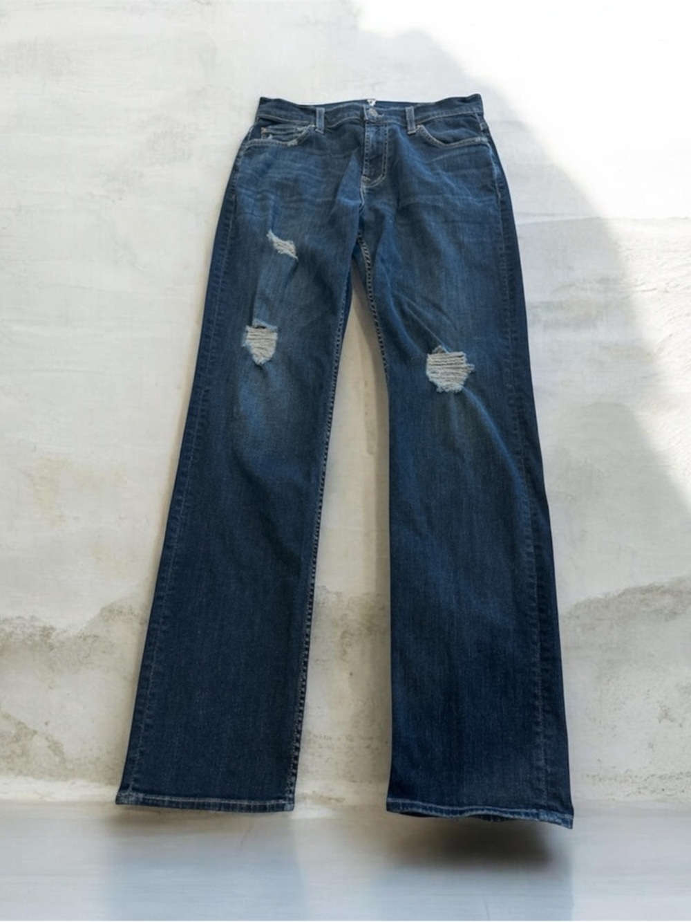 7 For All Mankind blue Jeans
Distressed 32X34